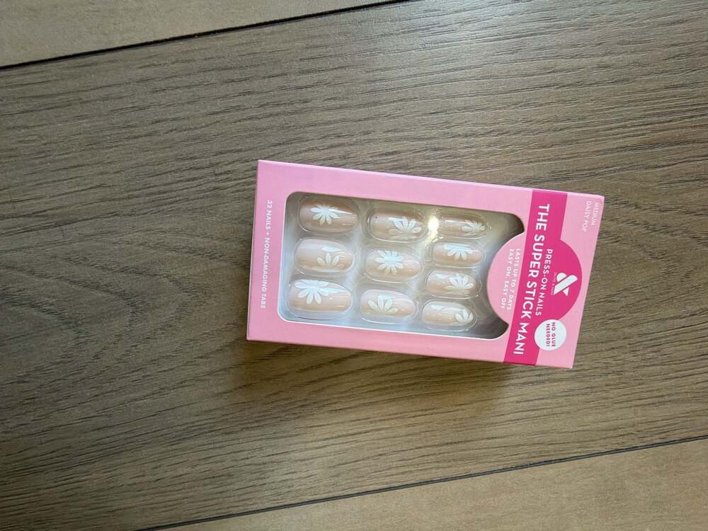 Olive & June Daisy Pop Super Stick Mani Press-On Nails Medium Oval